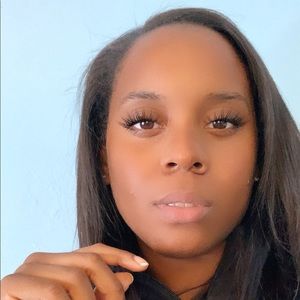 Meet your Posher, Allyssa